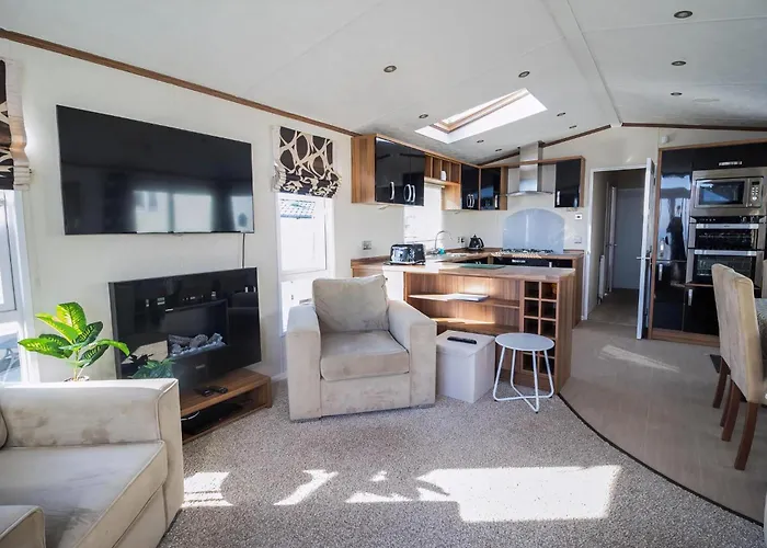 Stunning Caravan With Full Sea Views At Hopton Haven Ref 80044S