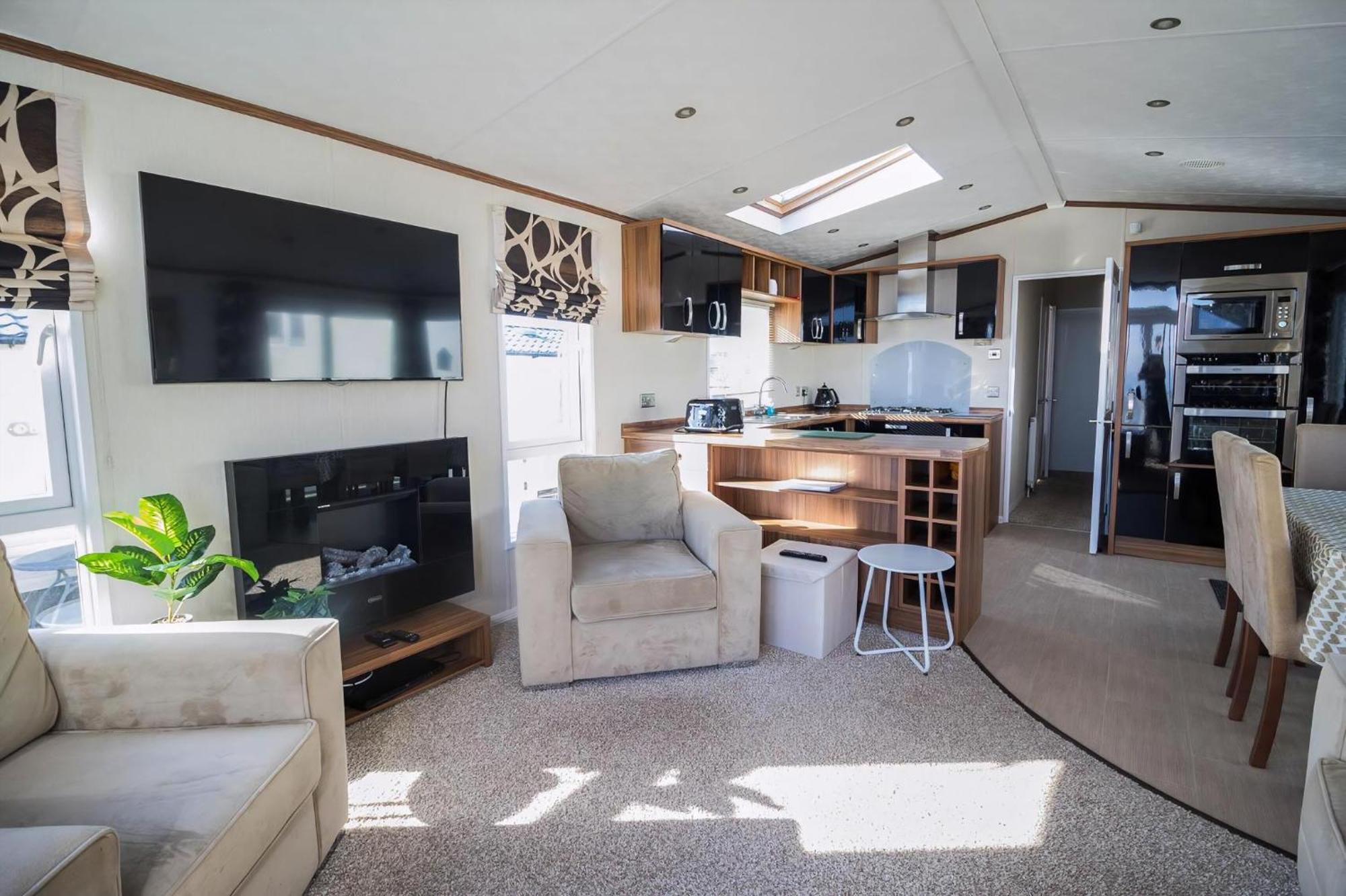 Campsite Stunning Caravan With Full Sea Views At Hopton Haven Ref 80044s