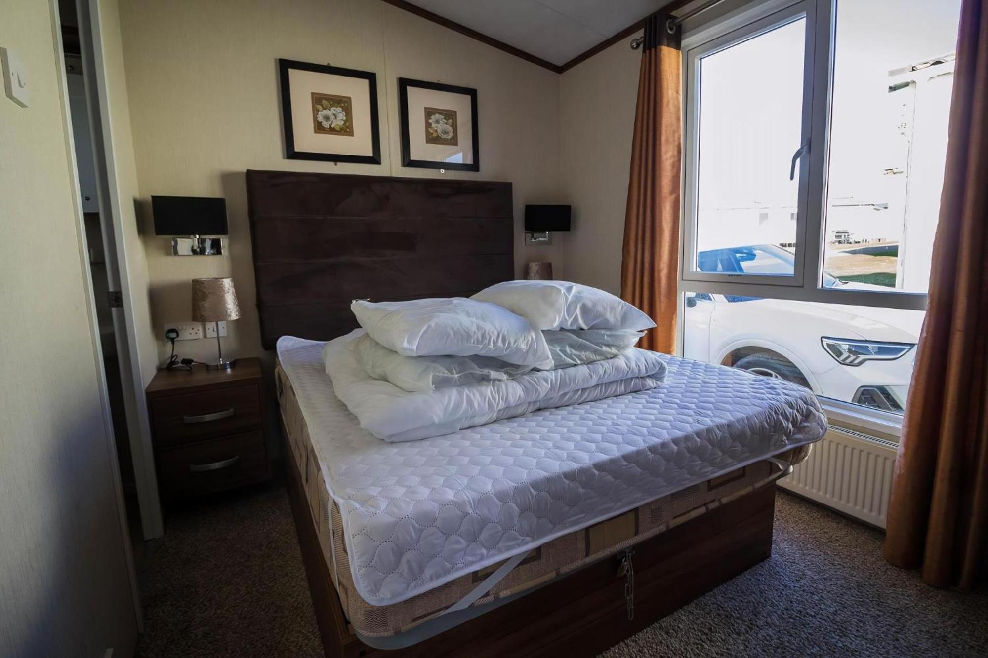 Campsite Stunning Caravan With Full Sea Views At Hopton Haven Ref 80044s Great Yarmouth