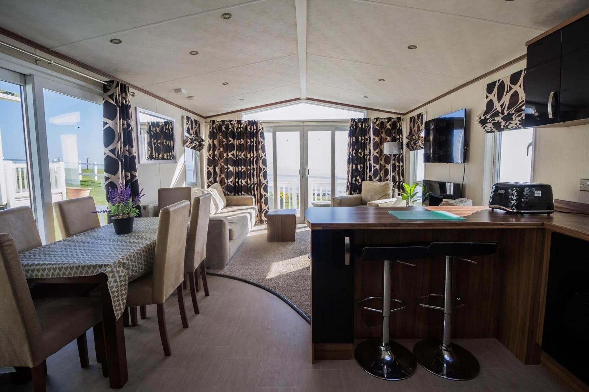 Stunning Caravan With Full Sea Views At Hopton Haven Ref 80044s Campsite Great Yarmouth
