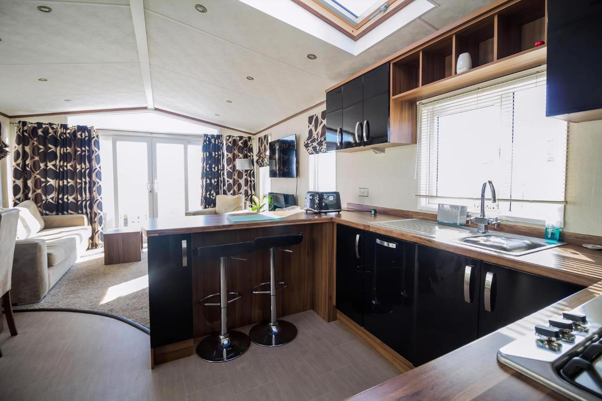Stunning Caravan With Full Sea Views At Hopton Haven Ref 80044s * Great Yarmouth